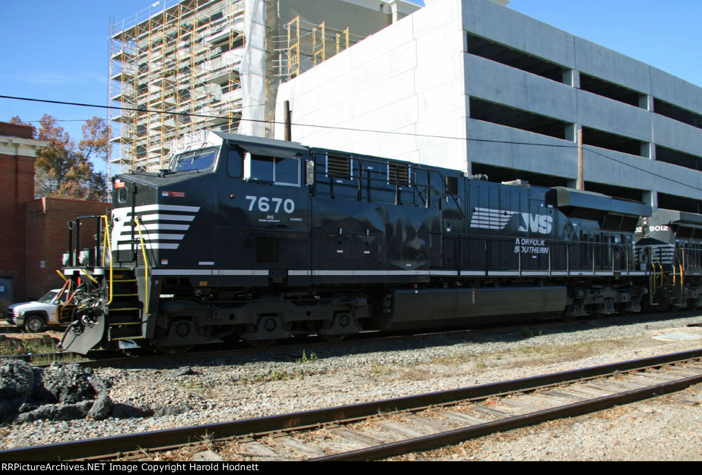 NS 7670